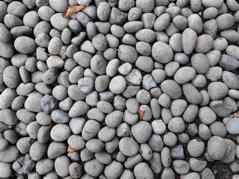 Pebbles in Tagalog.